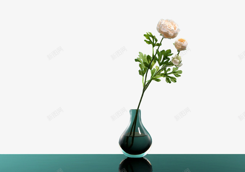 绿色玻璃花卉摆件png免抠素材_新图网 https://ixintu.com 台花 摆件 绿色 花卉 花瓶 装饰