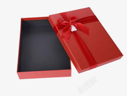 抱着红盒子红色礼物盒高清图片