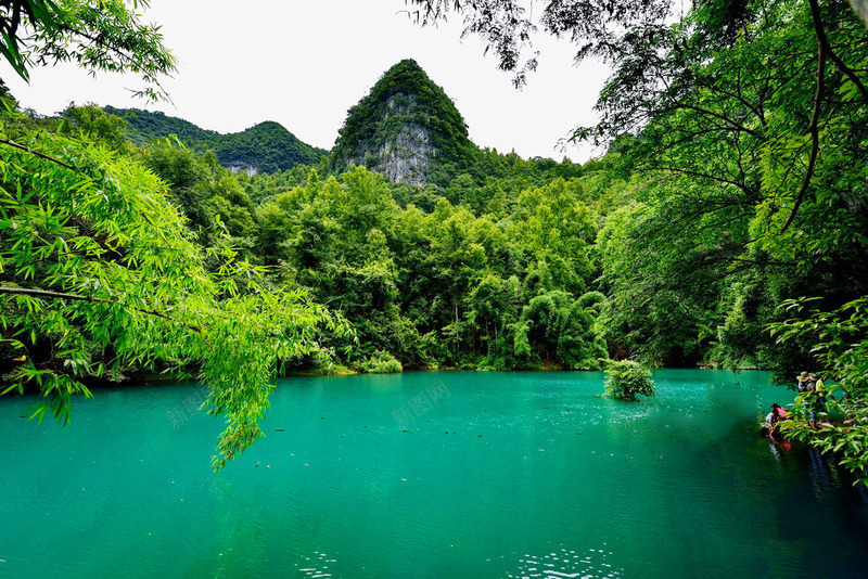 贵州荔波小七孔风景png免抠素材_新图网 https://ixintu.com 小七孔景区 小河 旅游 旅游景点 旅行 绿化 荔波 荔波县 荔波小七孔 著名景点 贵州 贵州景区 青山