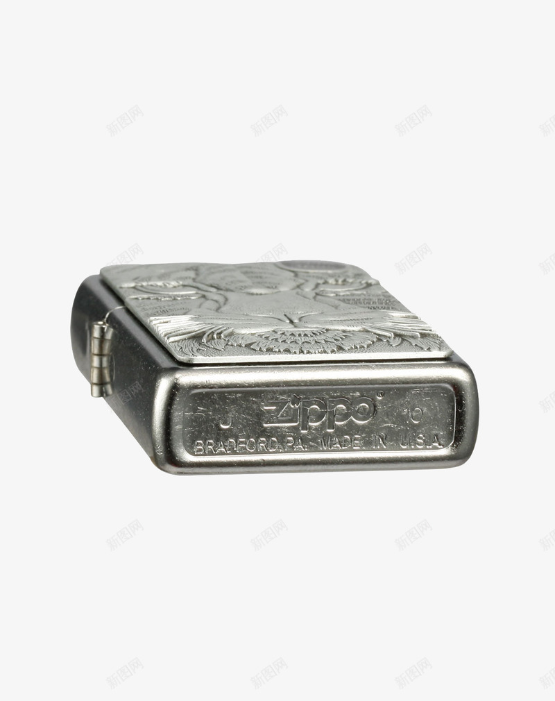 Zippo蚀刻磨砂仿古银png免抠素材_新图网 https://ixintu.com ZIPPO Zippo 产品实物 仿古银 图腾 复古 打火机 欧洲风 磨砂 芝宝 花纹 英文 蚀刻 金属 雕花