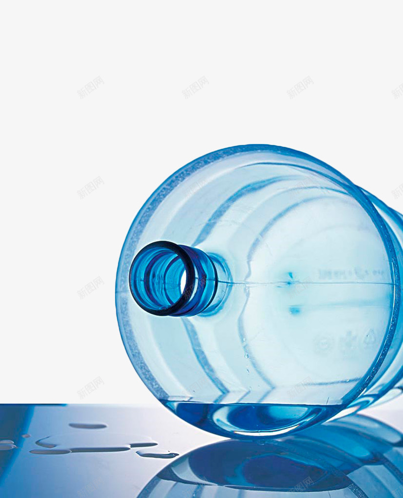 蓝色水桶水滩png免抠素材_新图网 https://ixintu.com 水桶 水渍 水滩 水滴 蓝色 透明