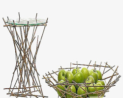 木棍组合筐子里的苹果高清图片