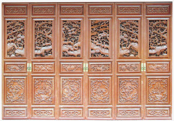 仿古镂空雕刻门中国古代传统木质镂空雕刻排门高清图片