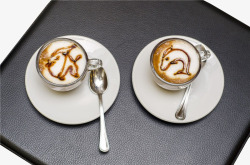 甜品勺工作中的咖啡高清图片