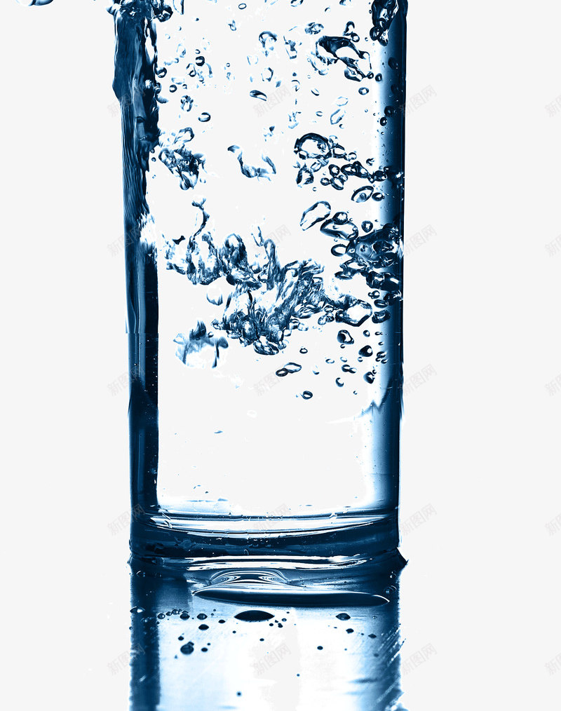 创意水广告png免抠素材_新图网 https://ixintu.com 倒水 倒水到水杯里 创意水广告图片 动感水花 水 水花 水花图片