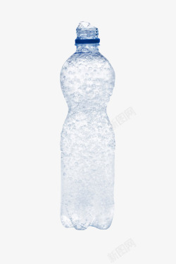 装满瓶子透明解渴装满冰块的塑料瓶饮用水高清图片
