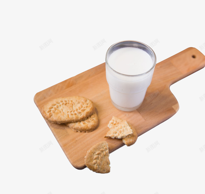 杯装牛奶饼干早餐png免抠素材_新图网 https://ixintu.com 早餐 木砧板 杯子 杯装牛奶 牛奶 白色 营养饮品 饮料 饼干