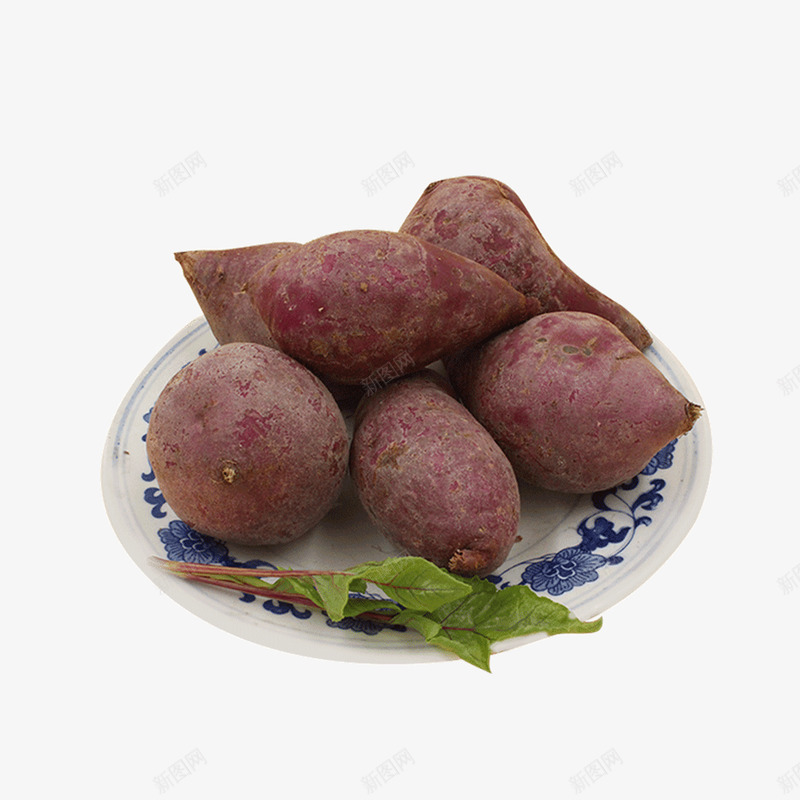 一碟好吃美味的红薯png免抠素材_新图网 https://ixintu.com 叶子设计 小吃设计 杂粮设计 紫薯饼 零食 零食设计