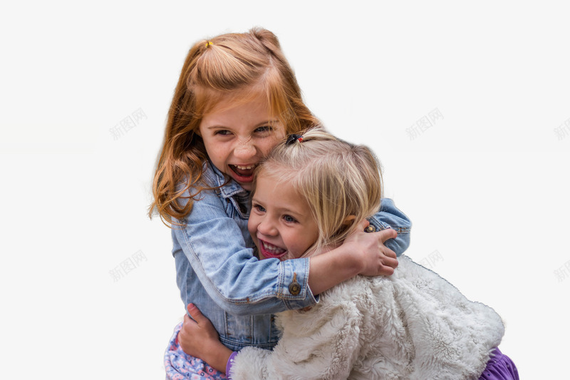 小女孩开心拥抱png免抠素材_新图网 https://ixintu.com 女孩 小女孩 开心 拥抱 玩耍