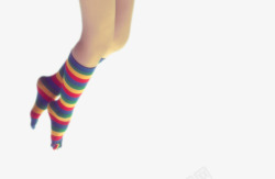 条纹男童袜穿着彩虹条纹袜的女孩的腿高清图片