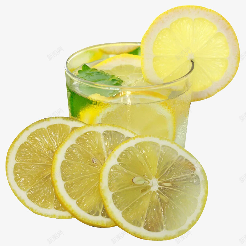 一杯柠檬水png免抠素材_新图网 https://ixintu.com 柠檬片 柠檬饮料 绿叶 饮料