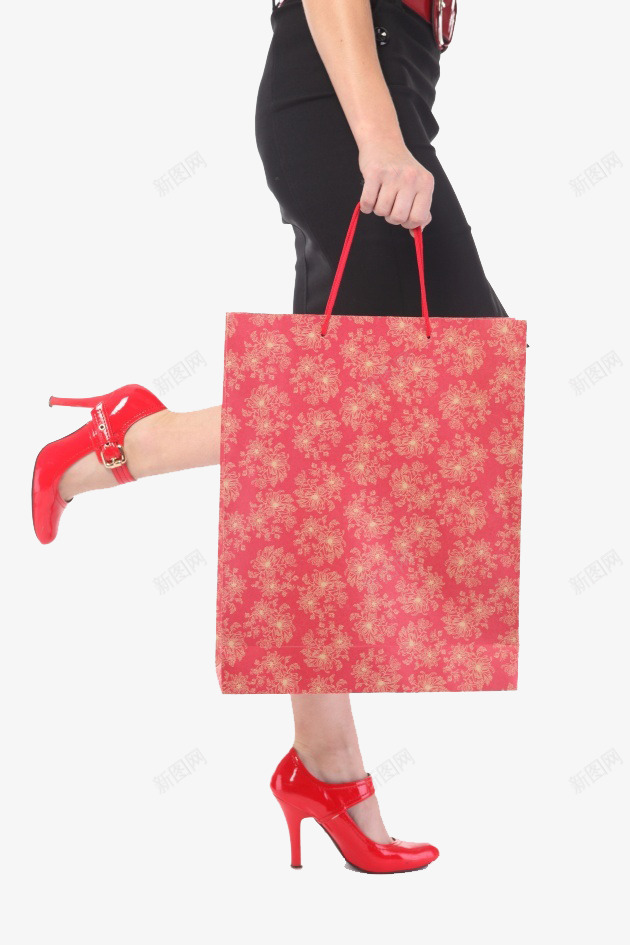 女士模特png免抠素材_新图网 https://ixintu.com 产品实物 手提 红色高跟鞋 购物袋 黑裙