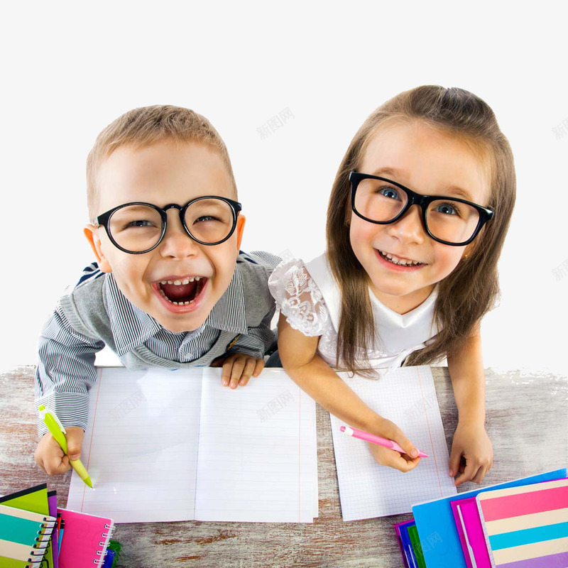 开心的孩子培训班png免抠素材_新图网 https://ixintu.com 书籍 创意广告 男孩 眼镜